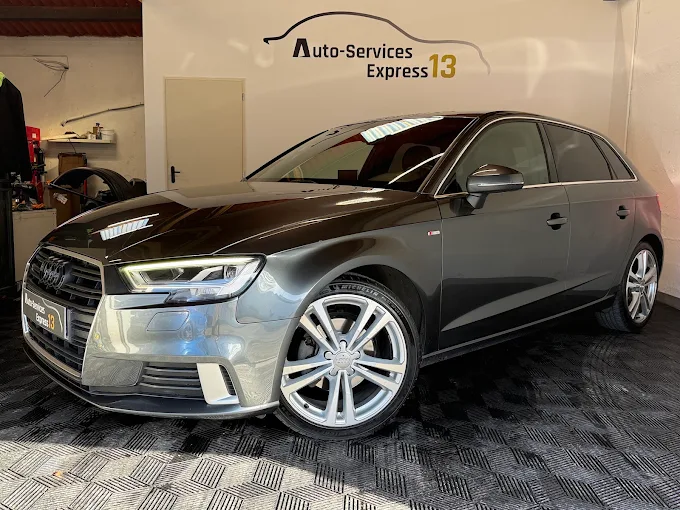 Showroom Auto-Services Express 13 à Venelles